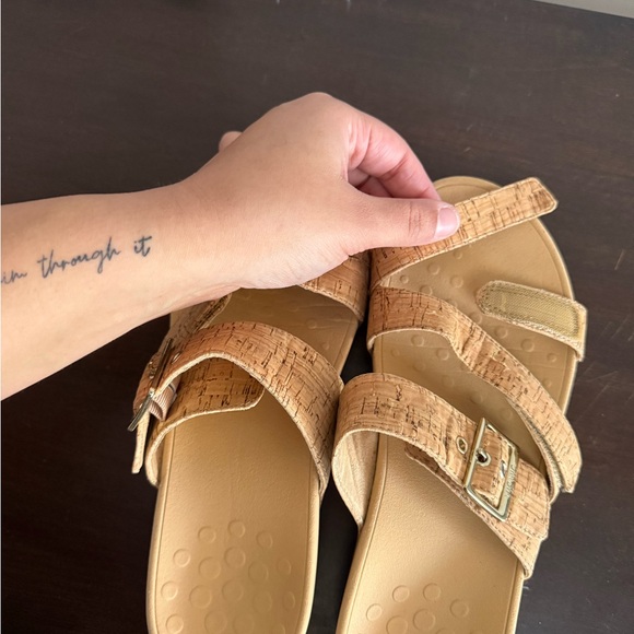 Vionic Rio Platform Sandal - Picture 4 of 5